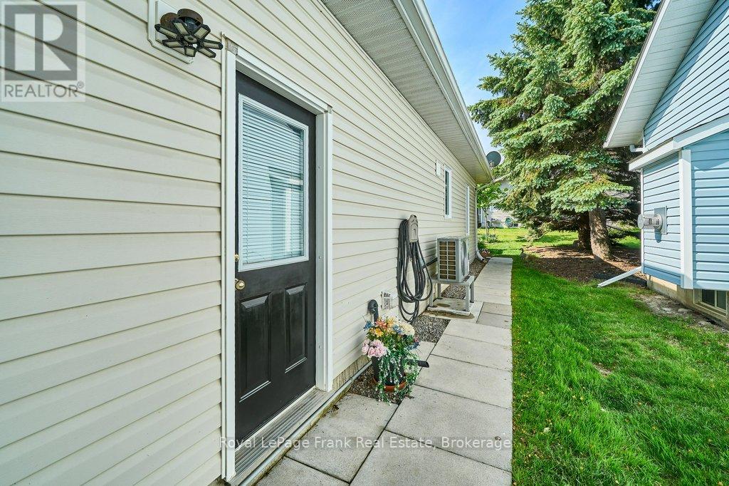 40 Niagara Trail, Clarington (Newcastle), Ontario  L1B 1L6 - Photo 20 - E13812796