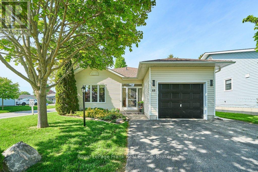 40 Niagara Trail, Clarington (Newcastle), Ontario  L1B 1L6 - Photo 4 - E13812796