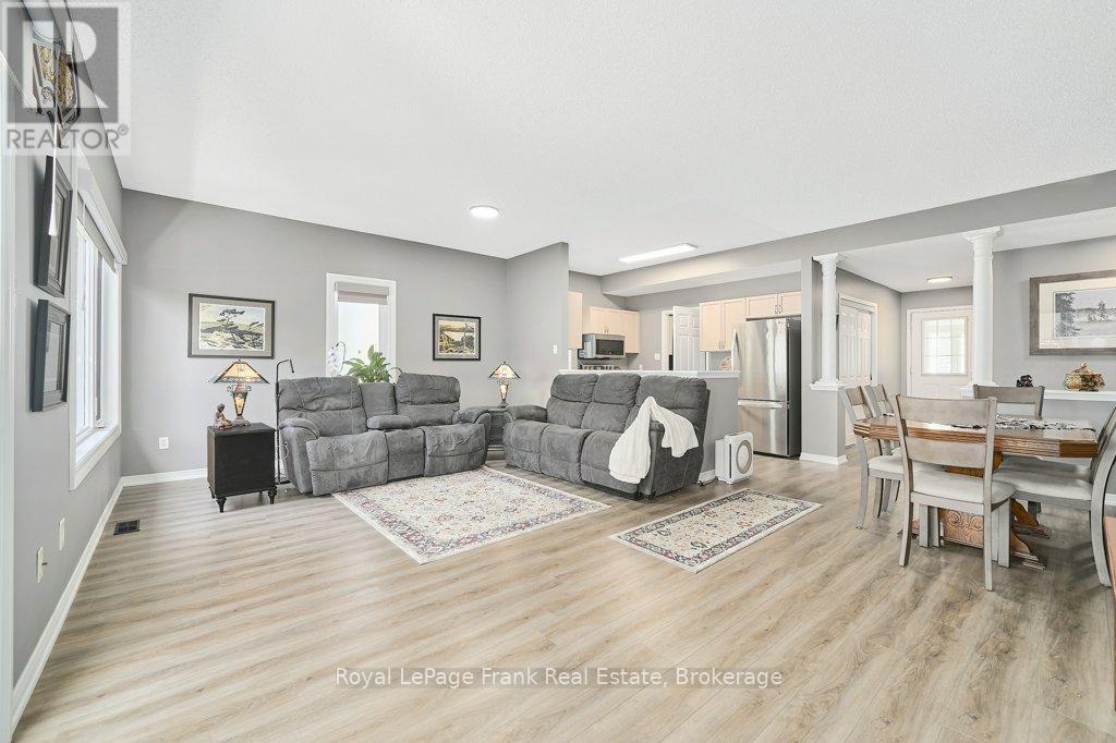 40 Niagara Trail, Clarington (Newcastle), Ontario  L1B 1L6 - Photo 9 - E13812796