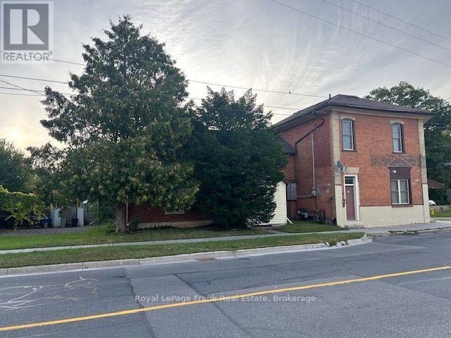226 Lake Street, Peterborough (Town Ward 3), Ontario  K9J 3J1 - Photo 5 - X13813468