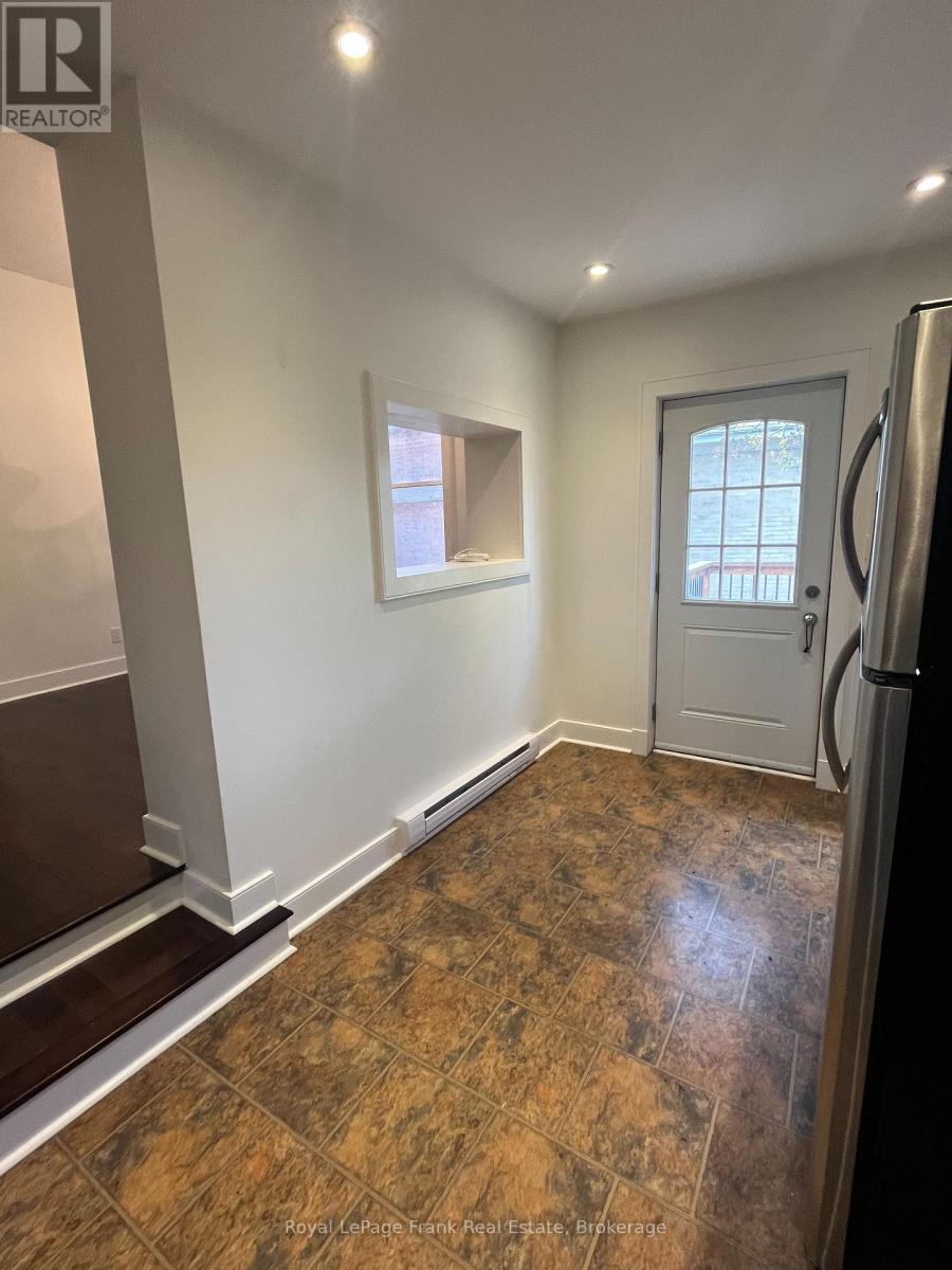210 Mcdonnel Street, Peterborough (Town Ward 3), Ontario  K9H 2V9 - Photo 11 - X13814278