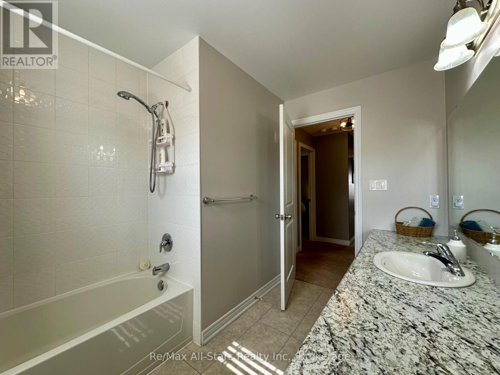 9 Briarwood Avenue, Kawartha Lakes (Lindsay), Ontario  K9V 0M1 - Photo 27 - X13814558