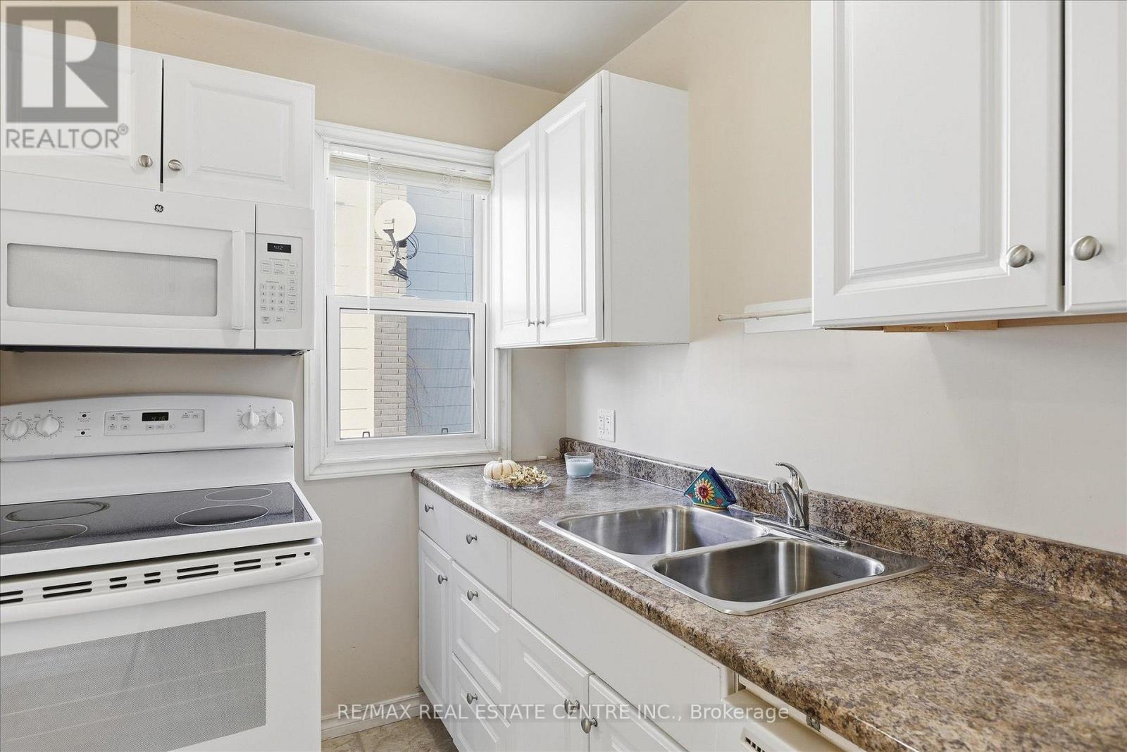 988 High Street, Peterborough (Otonabee Ward 1), Ontario  K9J 5R6 - Photo 11 - X13814560
