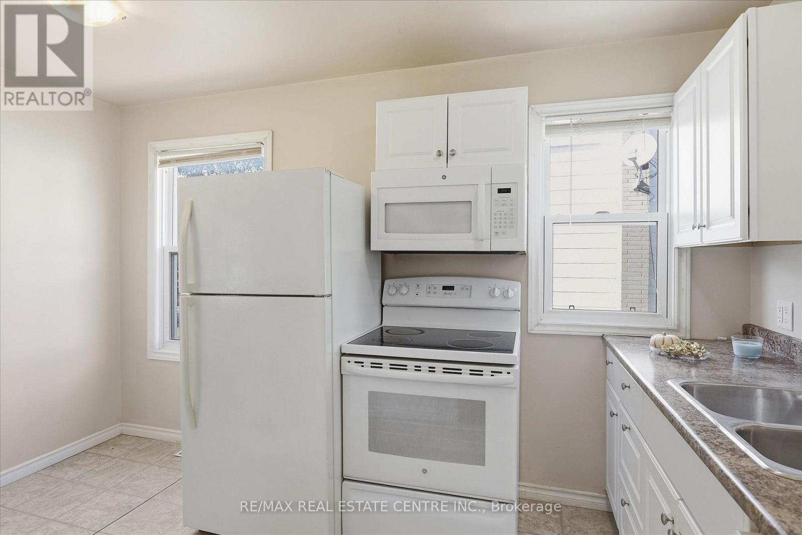 988 High Street, Peterborough (Otonabee Ward 1), Ontario  K9J 5R6 - Photo 12 - X13814560