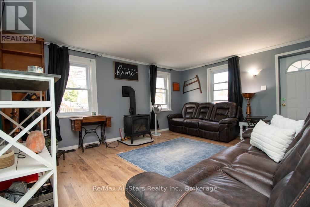 23 Wolfe Street, Kawartha Lakes (Lindsay), Ontario  K9V 2J3 - Photo 11 - X13815462
