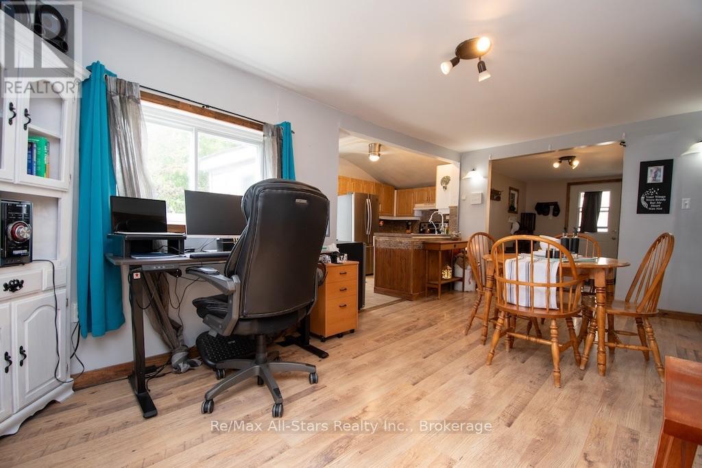23 Wolfe Street, Kawartha Lakes (Lindsay), Ontario  K9V 2J3 - Photo 5 - X13815462