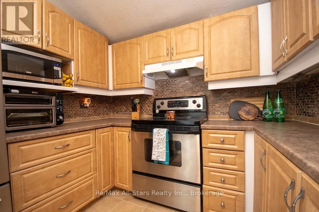 23 Wolfe Street, Kawartha Lakes (Lindsay), Ontario  K9V 2J3 - Photo 8 - X13815462