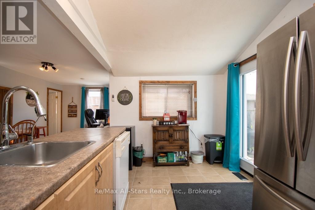 23 Wolfe Street, Kawartha Lakes (Lindsay), Ontario  K9V 2J3 - Photo 9 - X13815462