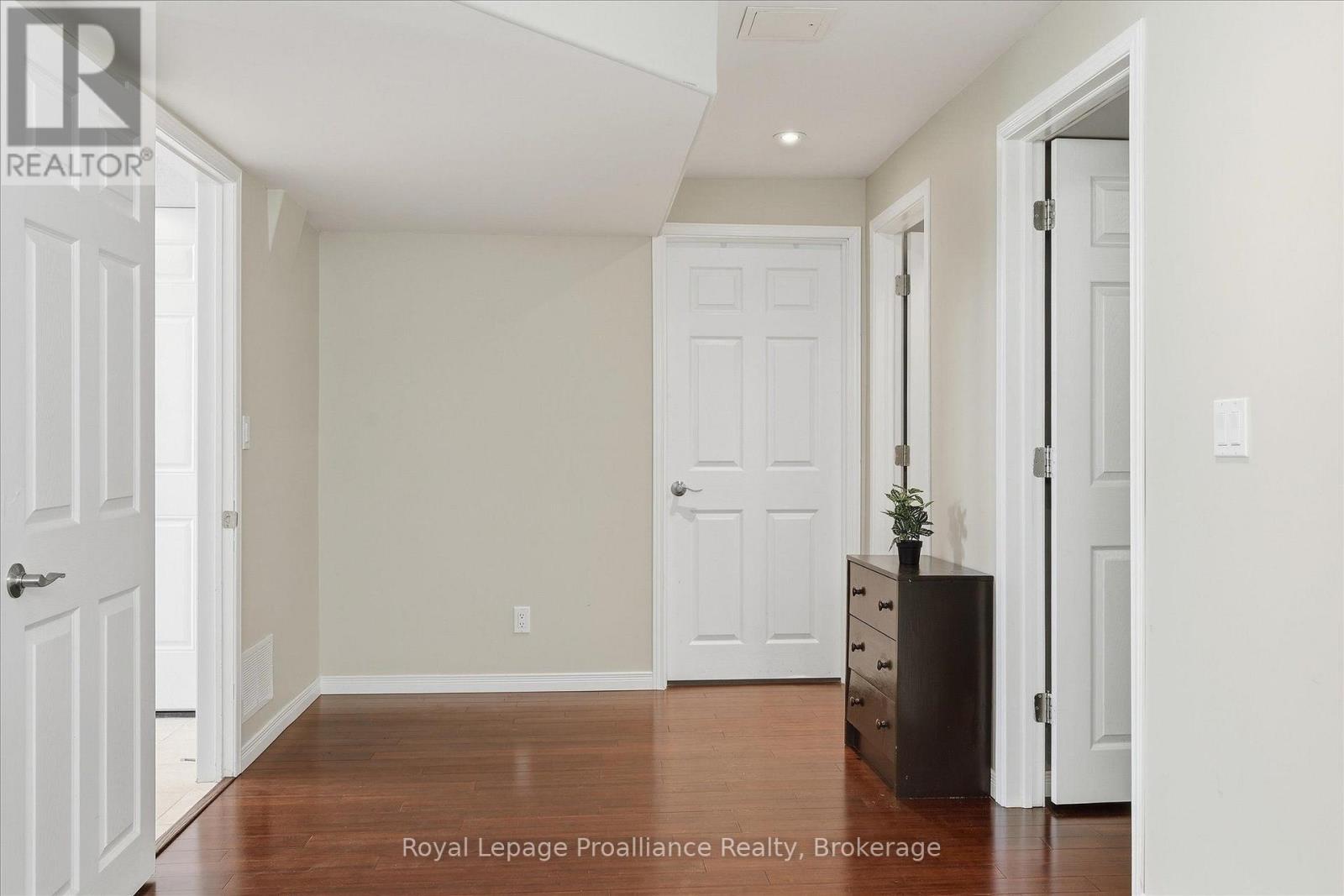 82 Parcells Crescent, Peterborough (Otonabee Ward 1), Ontario  K9K 2R2 - Photo 34 - X13815748