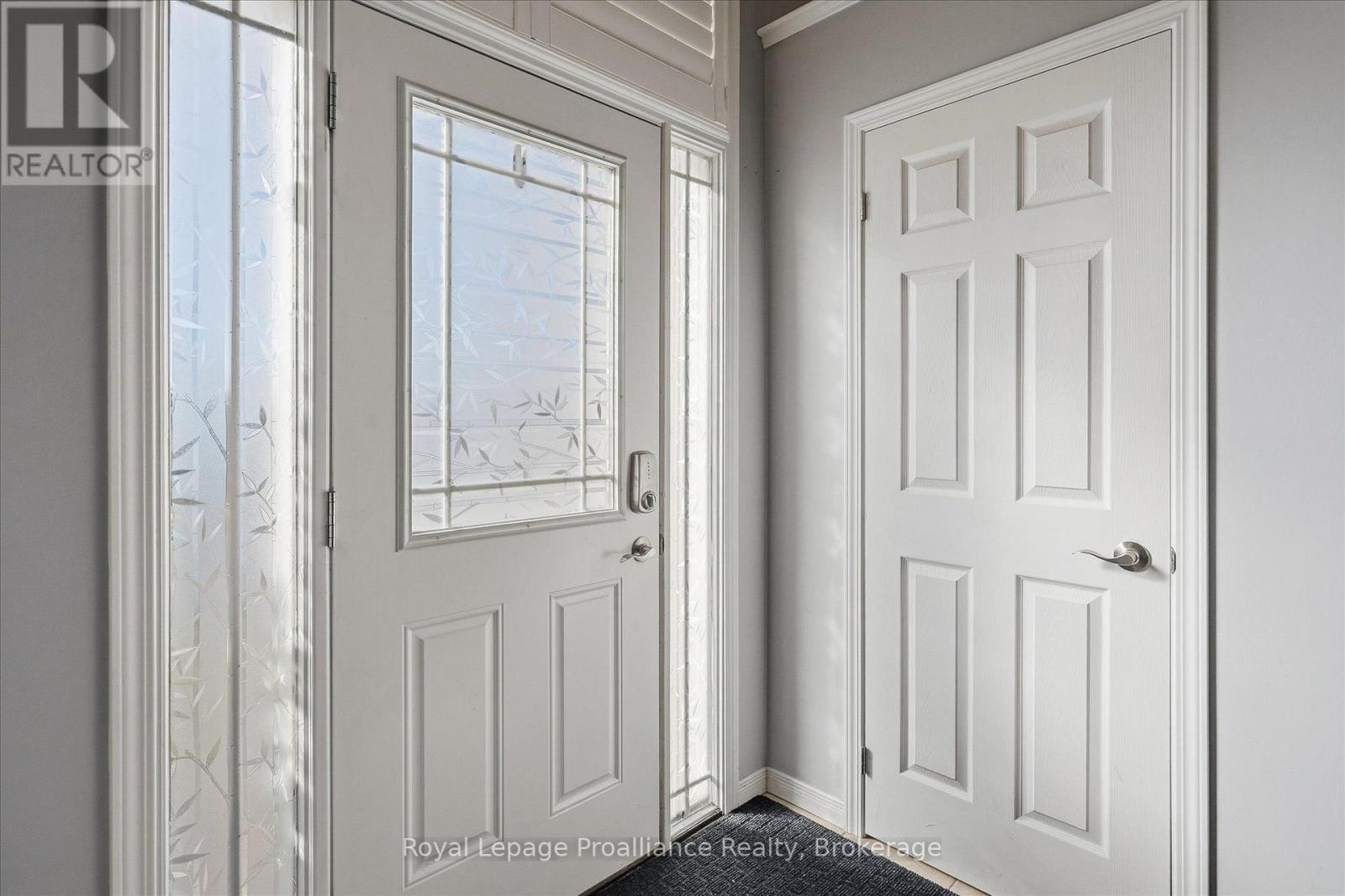 82 Parcells Crescent, Peterborough (Otonabee Ward 1), Ontario  K9K 2R2 - Photo 4 - X13815748