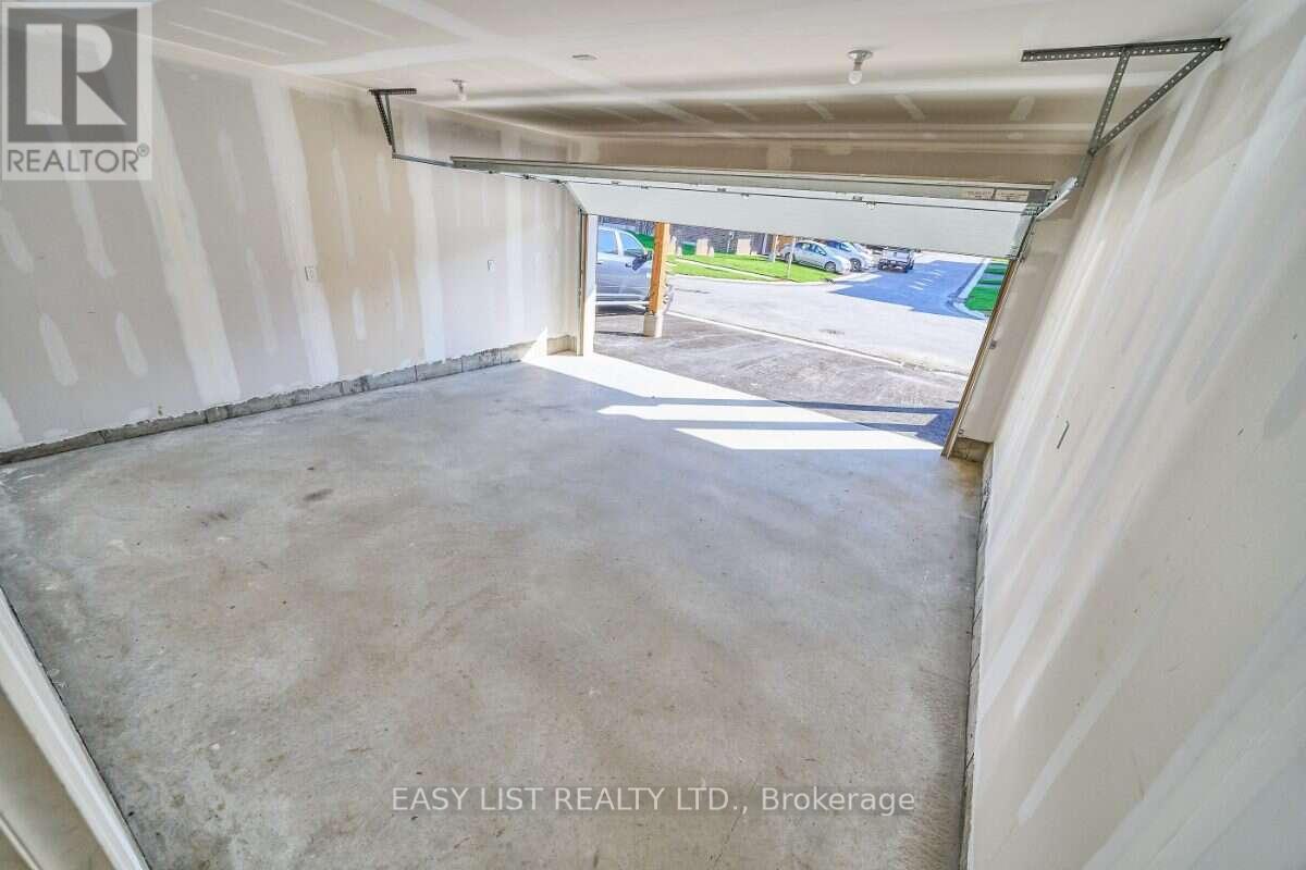 19 Addyman Crescent, Clarington (Newcastle), Ontario  L1B 0X4 - Photo 9 - E13816822