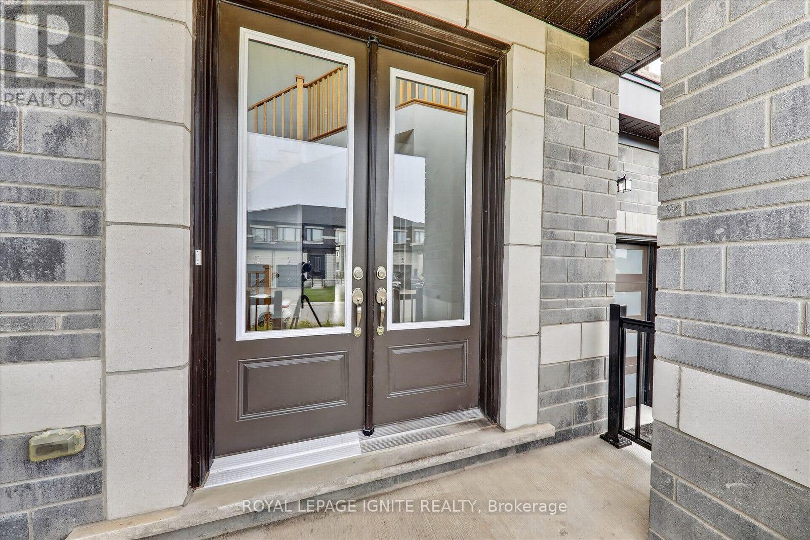 11 Walters Street, Kawartha Lakes (Lindsay), Ontario  K9V 0S2 - Photo 4 - X13816892