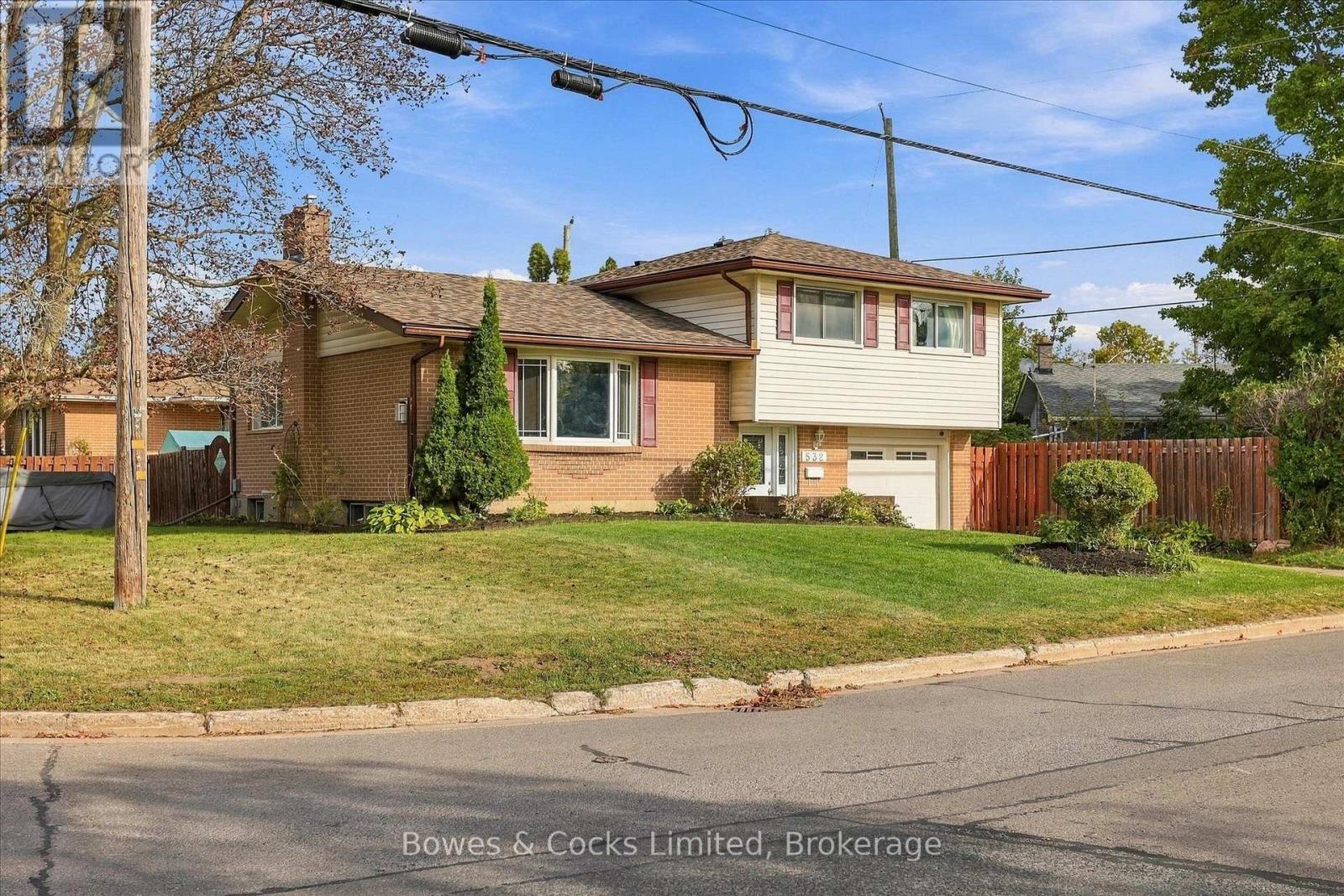 532 Raymond Street, Peterborough (Northcrest Ward 5), Ontario  K9H 5M9 - Photo 3 - X13817934
