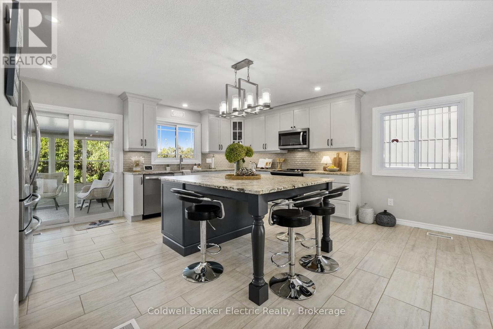1988 Mapleridge Drive, Peterborough (Monaghan Ward 2), Ontario  K9K 1Z7 - Photo 6 - X13817972