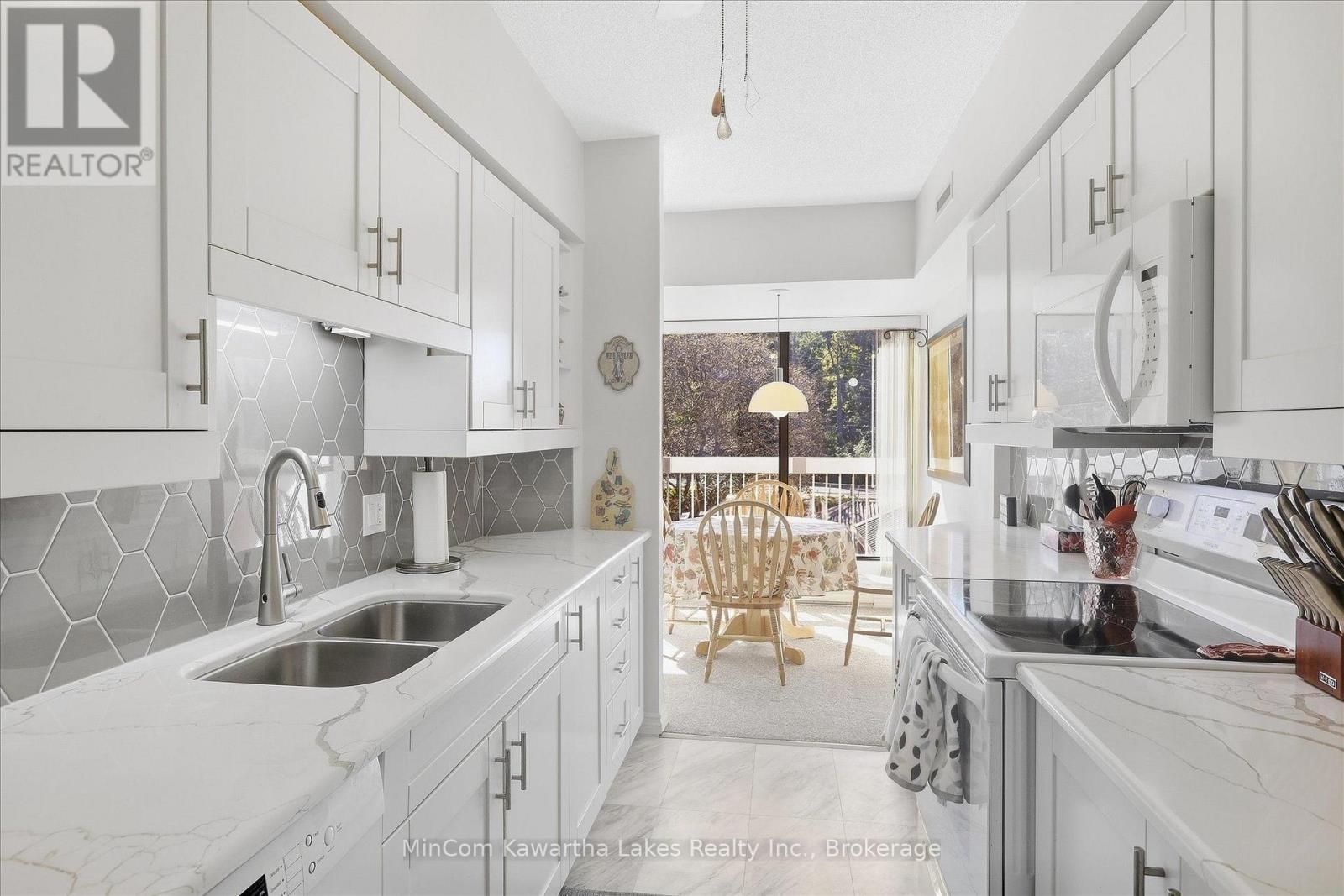 <h3>$519,900</h3><p>207 - 40 Auburn Street, Peterborough (Ashburnham Ward 4), Ontario</p>