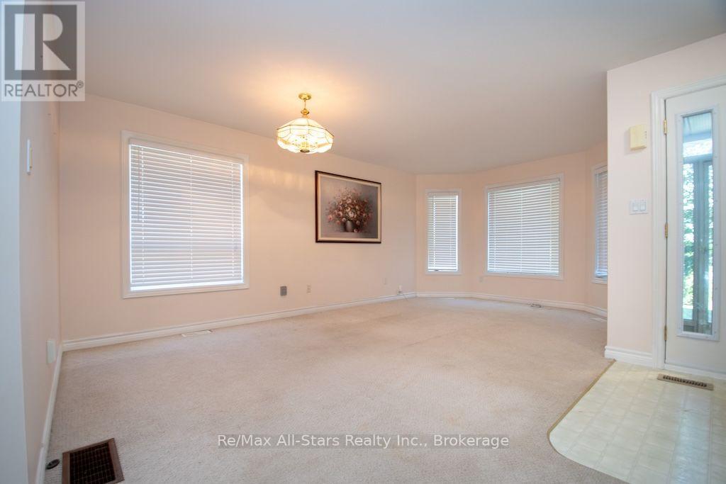 41 Mcgibbon Boulevard, Kawartha Lakes (Lindsay), Ontario  K9V 6G4 - Photo 6 - X13818380