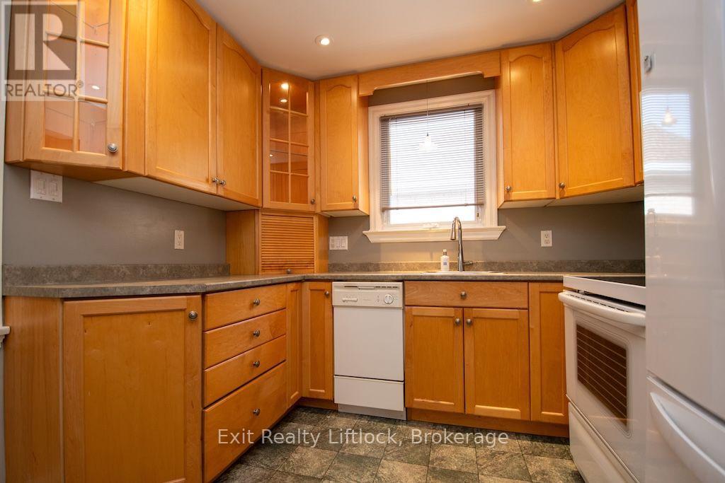 445 Arndon Avenue, Peterborough (Otonabee Ward 1), Ontario  K9J 4A7 - Photo 10 - X13818708