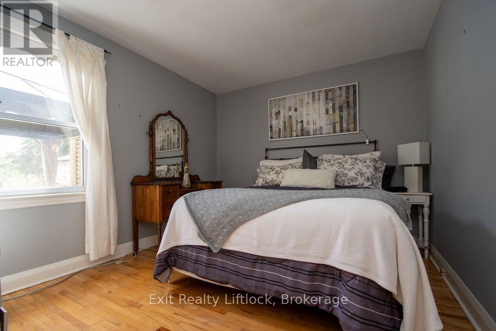 445 Arndon Avenue, Peterborough (Otonabee Ward 1), Ontario  K9J 4A7 - Photo 12 - X13818708