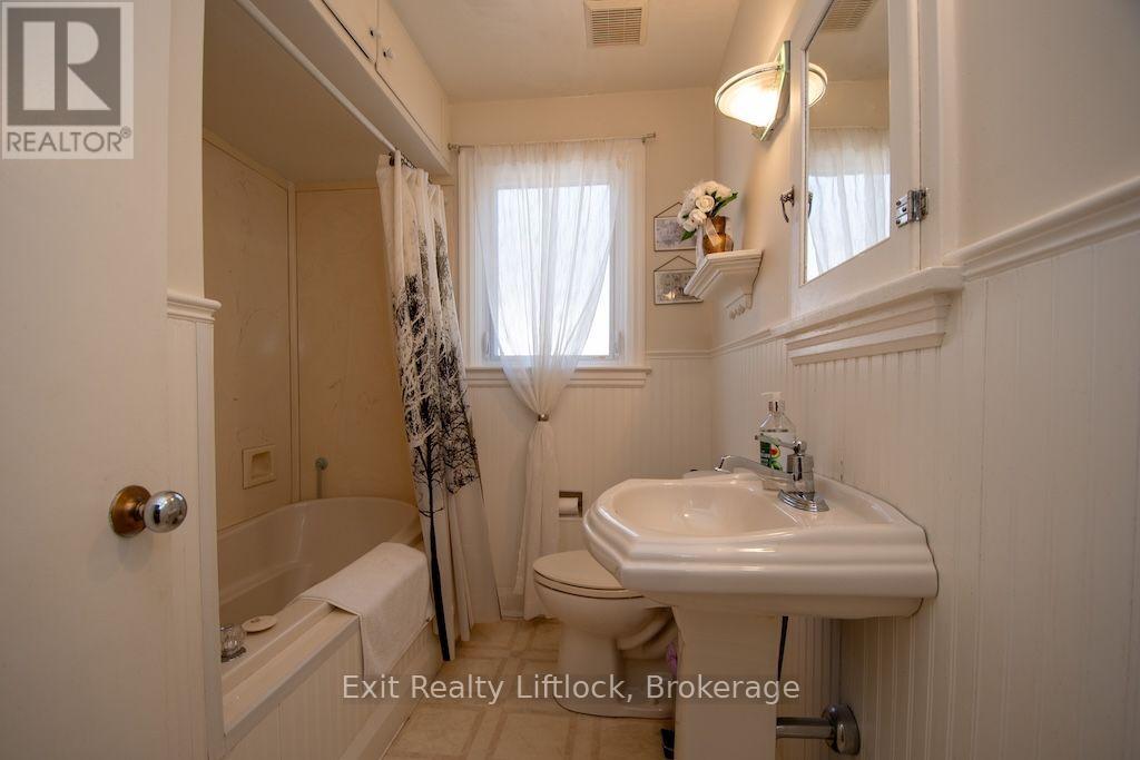 445 Arndon Avenue, Peterborough (Otonabee Ward 1), Ontario  K9J 4A7 - Photo 18 - X13818708