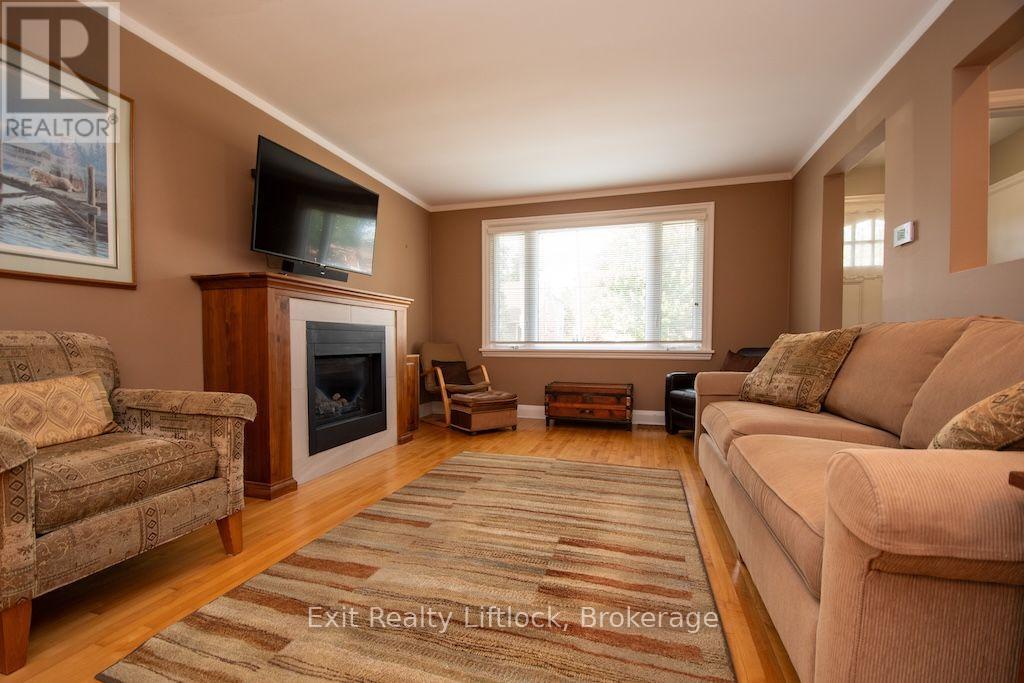 445 Arndon Avenue, Peterborough (Otonabee Ward 1), Ontario  K9J 4A7 - Photo 6 - X13818708