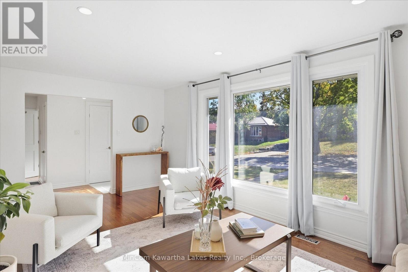 398 Applegrove Avenue, Peterborough (Northcrest Ward 5), Ontario  K9H 5L7 - Photo 8 - X13819136