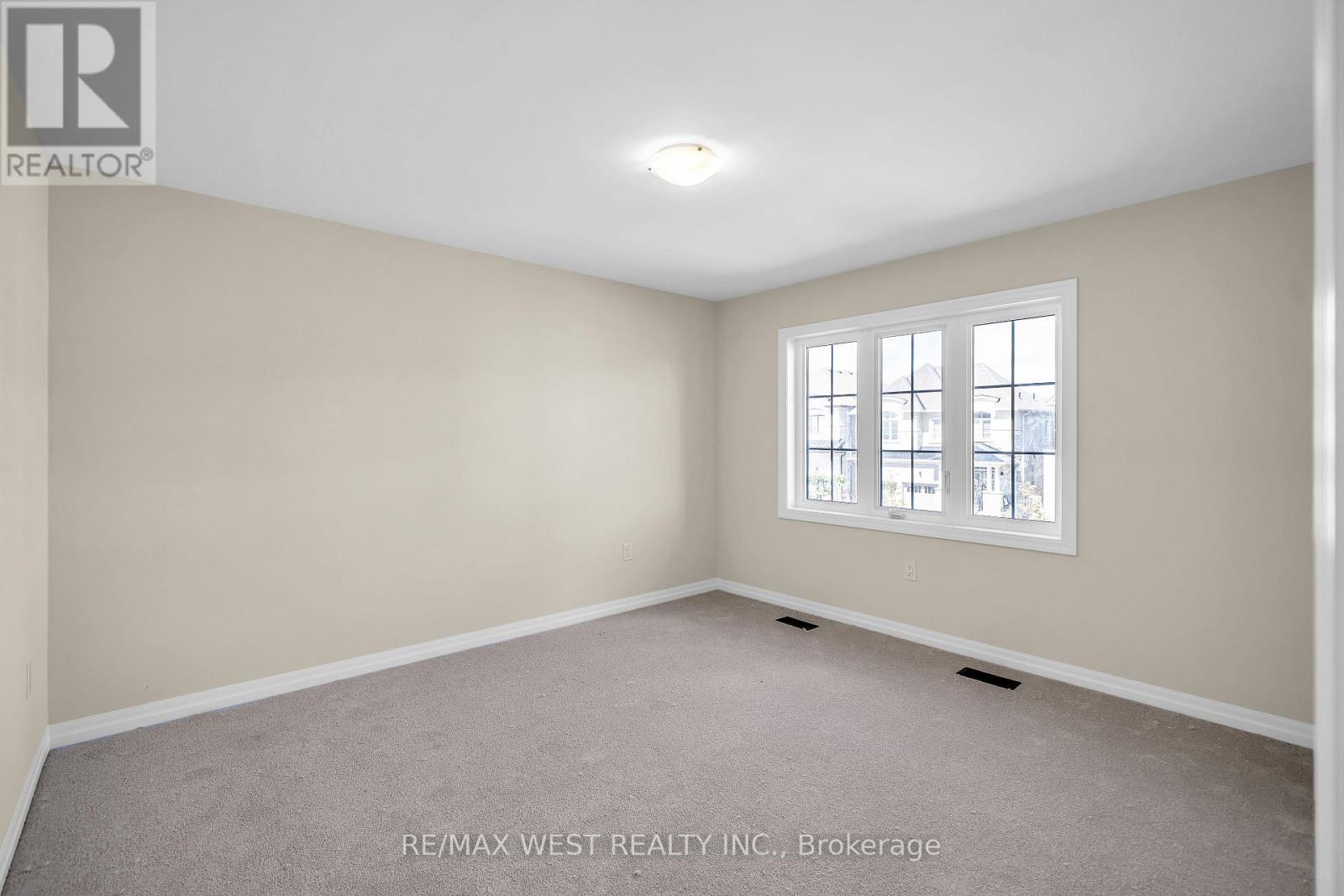 43 Ed Ewert Avenue, Clarington (Newcastle), Ontario  L1B 0W7 - Photo 11 - E13821650