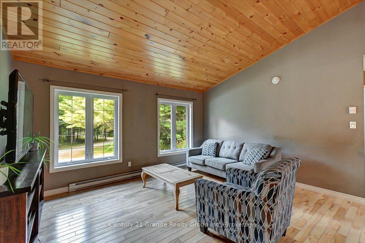 649 Madawaska Road, Hastings Highlands (Wicklow Ward), Ontario  K0L 2S0 - Photo 15 - X13822812