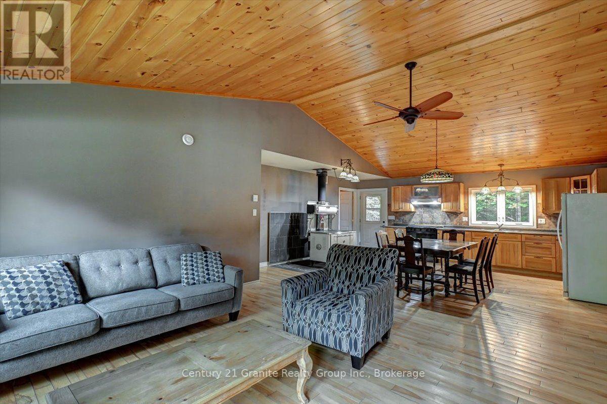 649 Madawaska Road, Hastings Highlands (Wicklow Ward), Ontario  K0L 2S0 - Photo 18 - X13822812