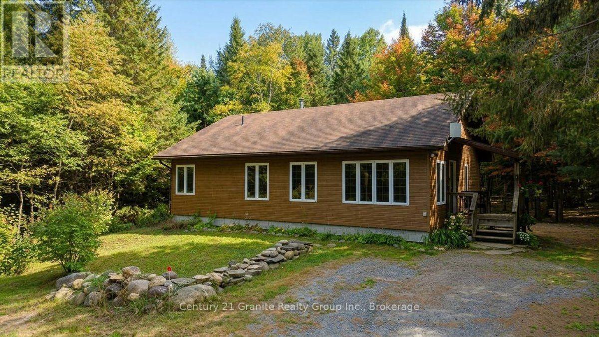 649 Madawaska Road, Hastings Highlands (Wicklow Ward), Ontario  K0L 2S0 - Photo 2 - X13822812