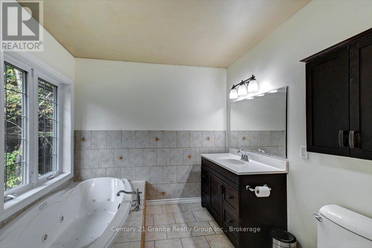 649 Madawaska Road, Hastings Highlands (Wicklow Ward), Ontario  K0L 2S0 - Photo 26 - X13822812