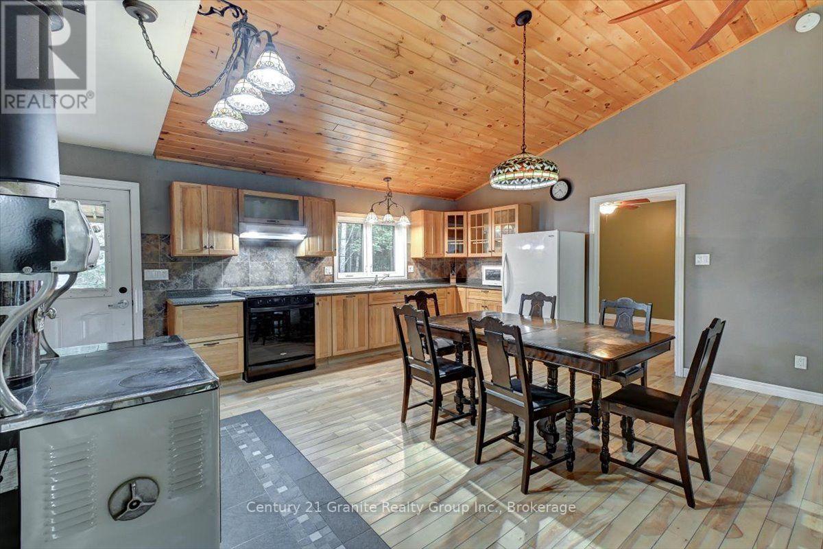 649 Madawaska Road, Hastings Highlands (Wicklow Ward), Ontario  K0L 2S0 - Photo 5 - X13822812