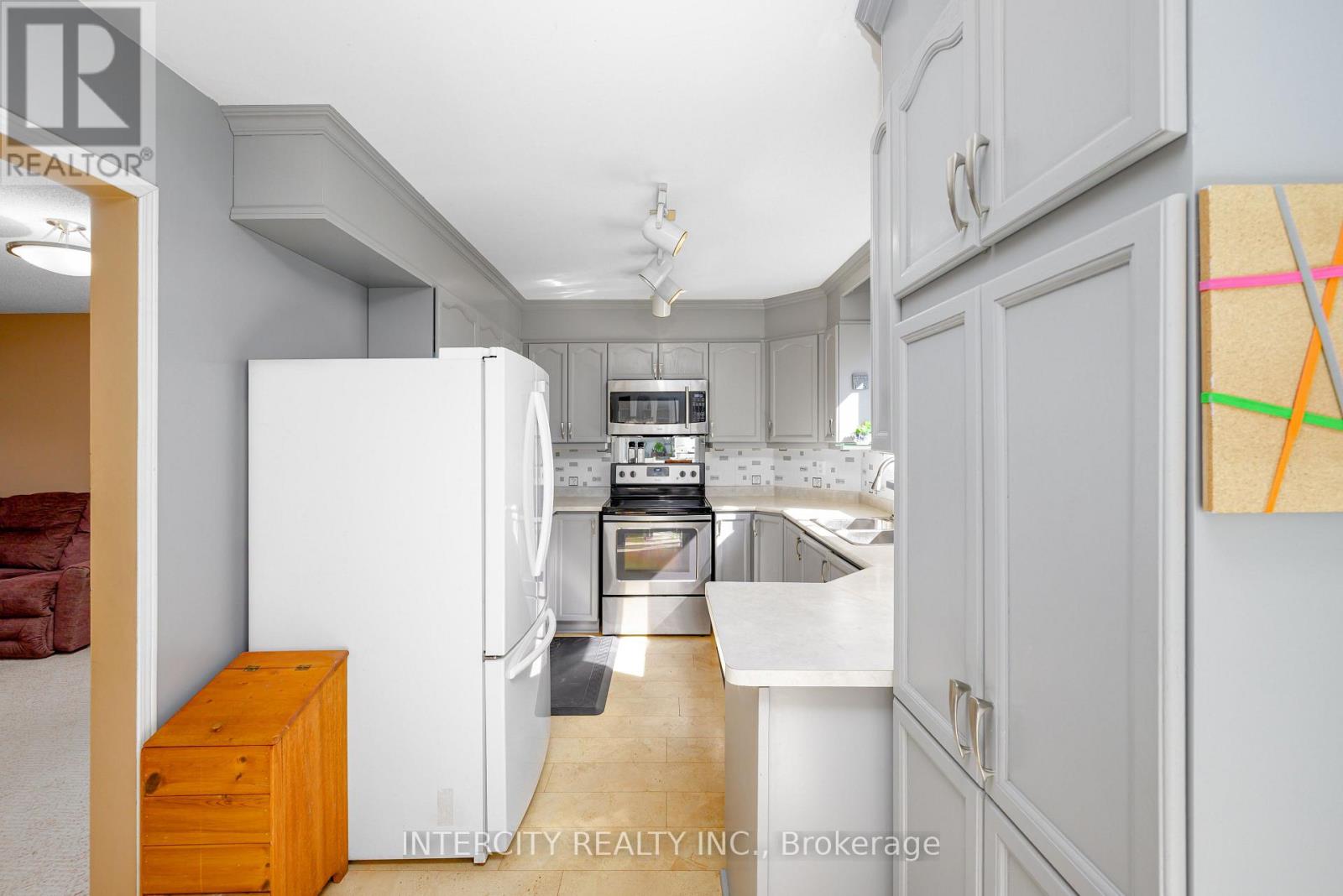 48 Champlain Boulevard, Kawartha Lakes (Lindsay), Ontario  K9V 0J1 - Photo 16 - X13823722