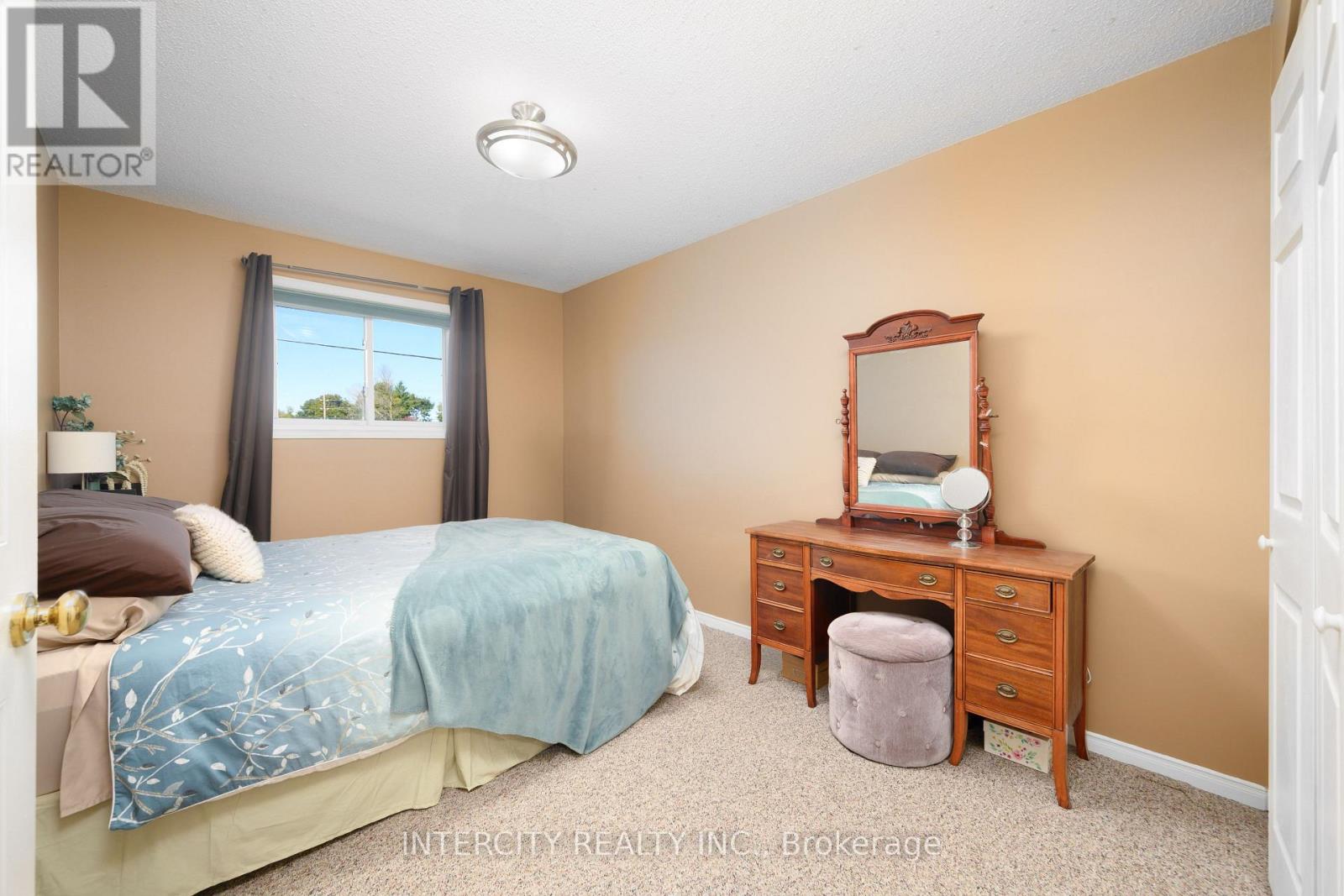48 Champlain Boulevard, Kawartha Lakes (Lindsay), Ontario  K9V 0J1 - Photo 32 - X13823722