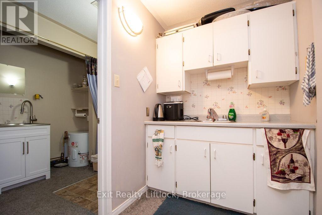 202 C - 1099 Clonsilla Avenue, Peterborough (Otonabee Ward 1), Ontario  K9J 8L8 - Photo 21 - X13823988