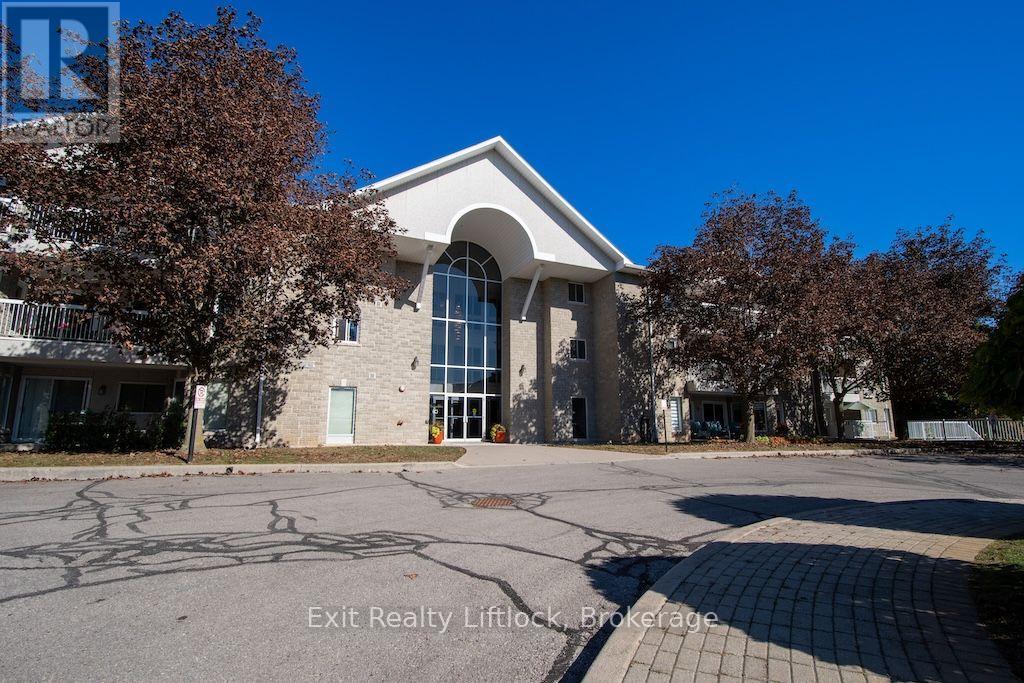 202 C - 1099 Clonsilla Avenue, Peterborough (Otonabee Ward 1), Ontario  K9J 8L8 - Photo 3 - X13823988