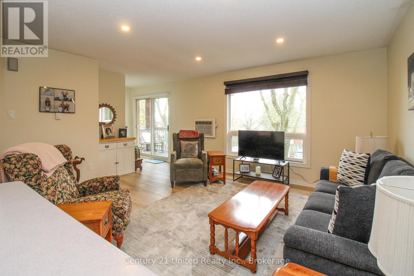 204 - 1110 Clonsilla Avenue, Peterborough (Otonabee Ward 1), Ontario  K9J 5Y5 - Photo 3 - X13824162