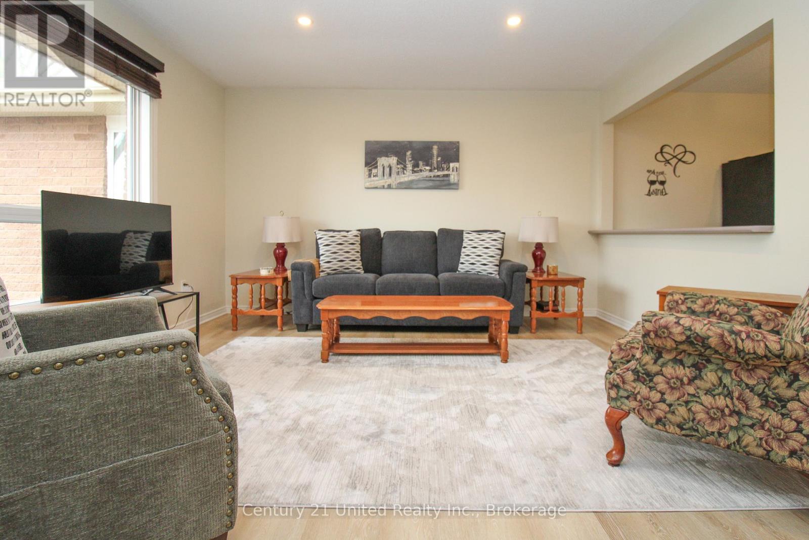 204 - 1110 Clonsilla Avenue, Peterborough (Otonabee Ward 1), Ontario  K9J 5Y5 - Photo 4 - X13824162