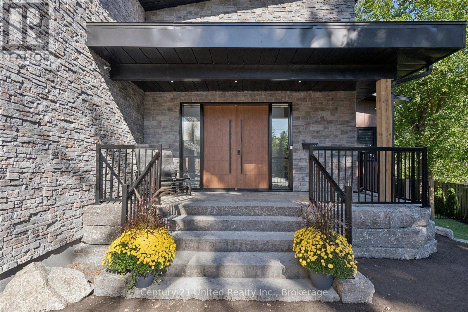 144 Wallis Drive, Peterborough (Monaghan Ward 2), Ontario  K9J 6C1 - Photo 2 - X13824534