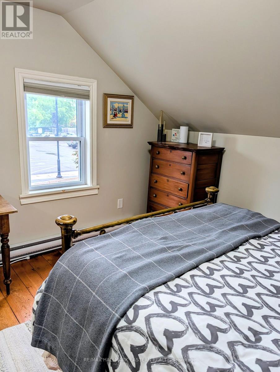 46 Queen Street, Selwyn, Ontario  K0L 2H0 - Photo 13 - X13825270