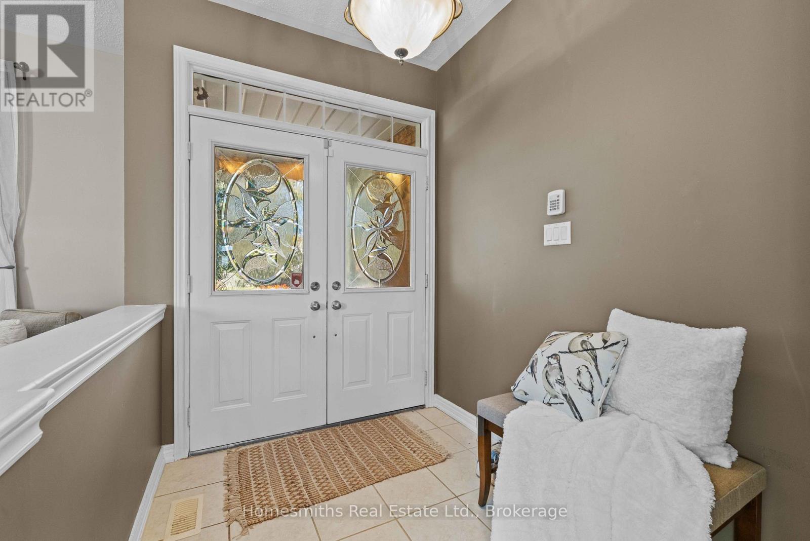 461 King Avenue E, Clarington (Newcastle), Ontario  L1B 1H4 - Photo 2 - E13827810