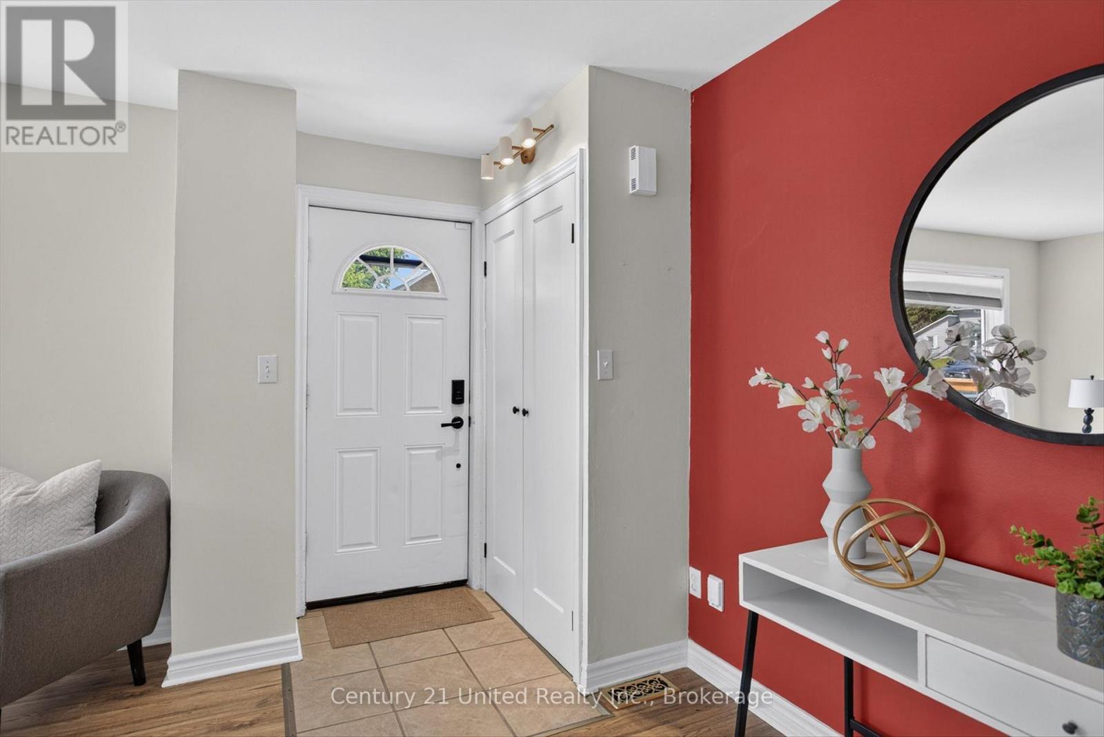 4 Bertie Street, Kawartha Lakes (Lindsay), Ontario  K9V 1J1 - Photo 6 - X13828450