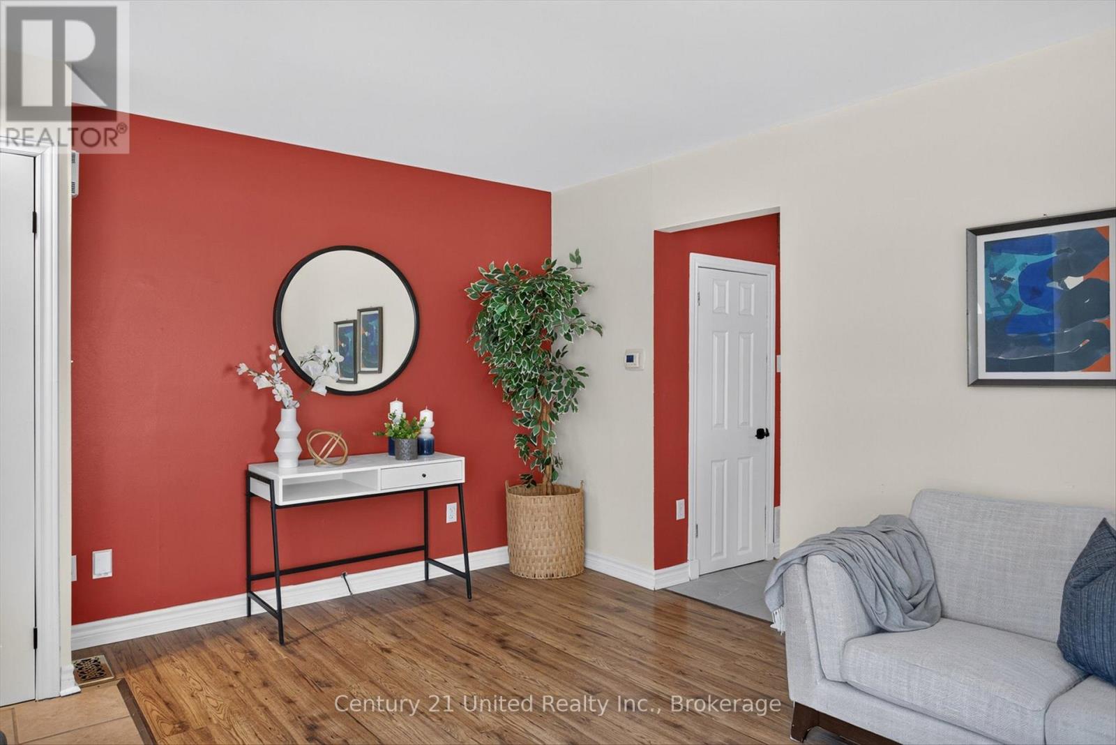 4 Bertie Street, Kawartha Lakes (Lindsay), Ontario  K9V 1J1 - Photo 9 - X13828450