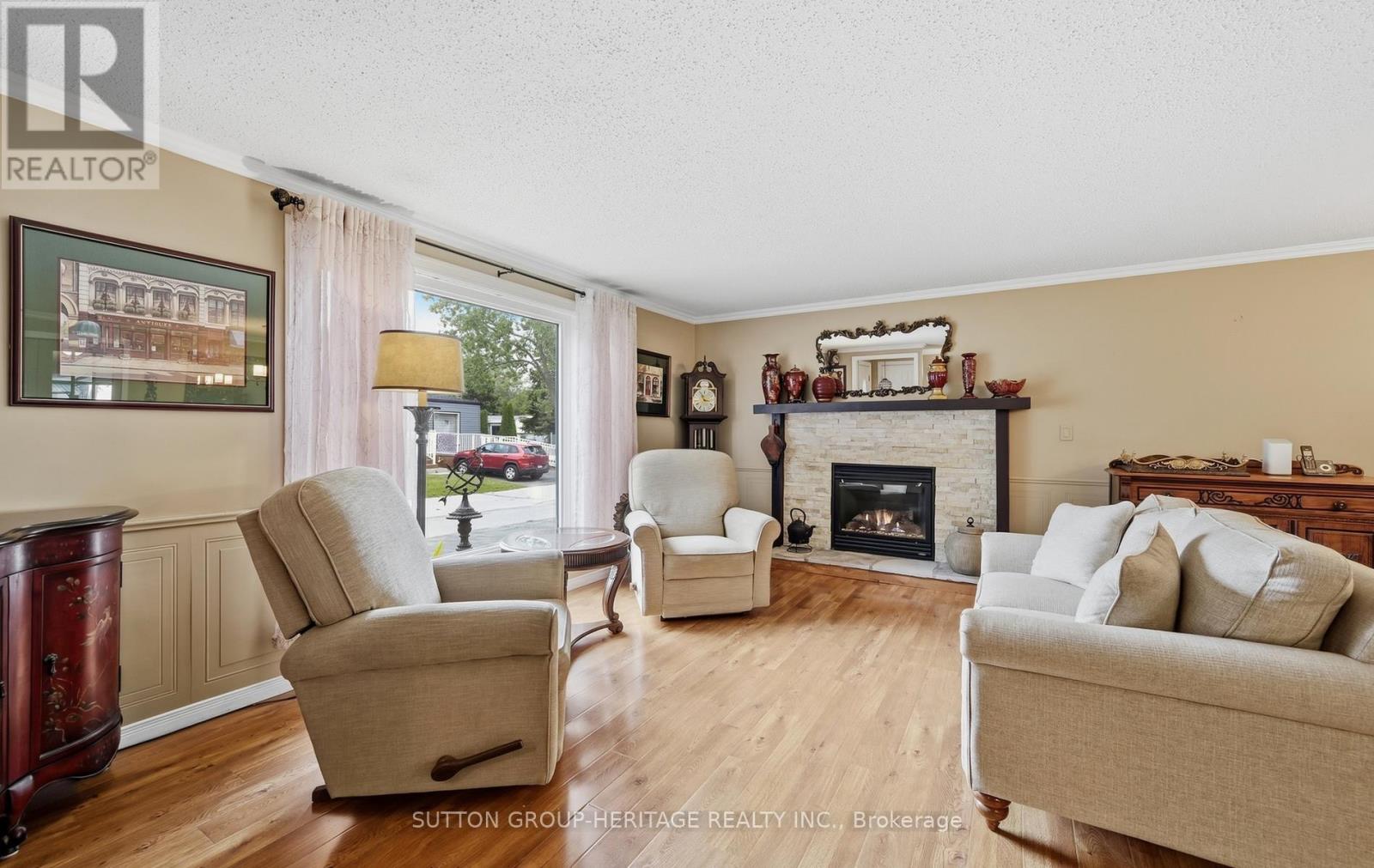 89 Bluffs Road, Clarington (Newcastle), Ontario  L1B 1B9 - Photo 5 - E13829156