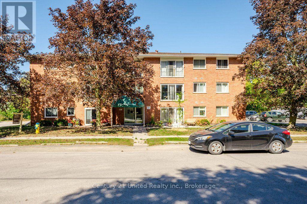 302 - 136 Ware Street, Peterborough (Town Ward 3), Ontario  K9J 2B8 - Photo 2 - X13829462