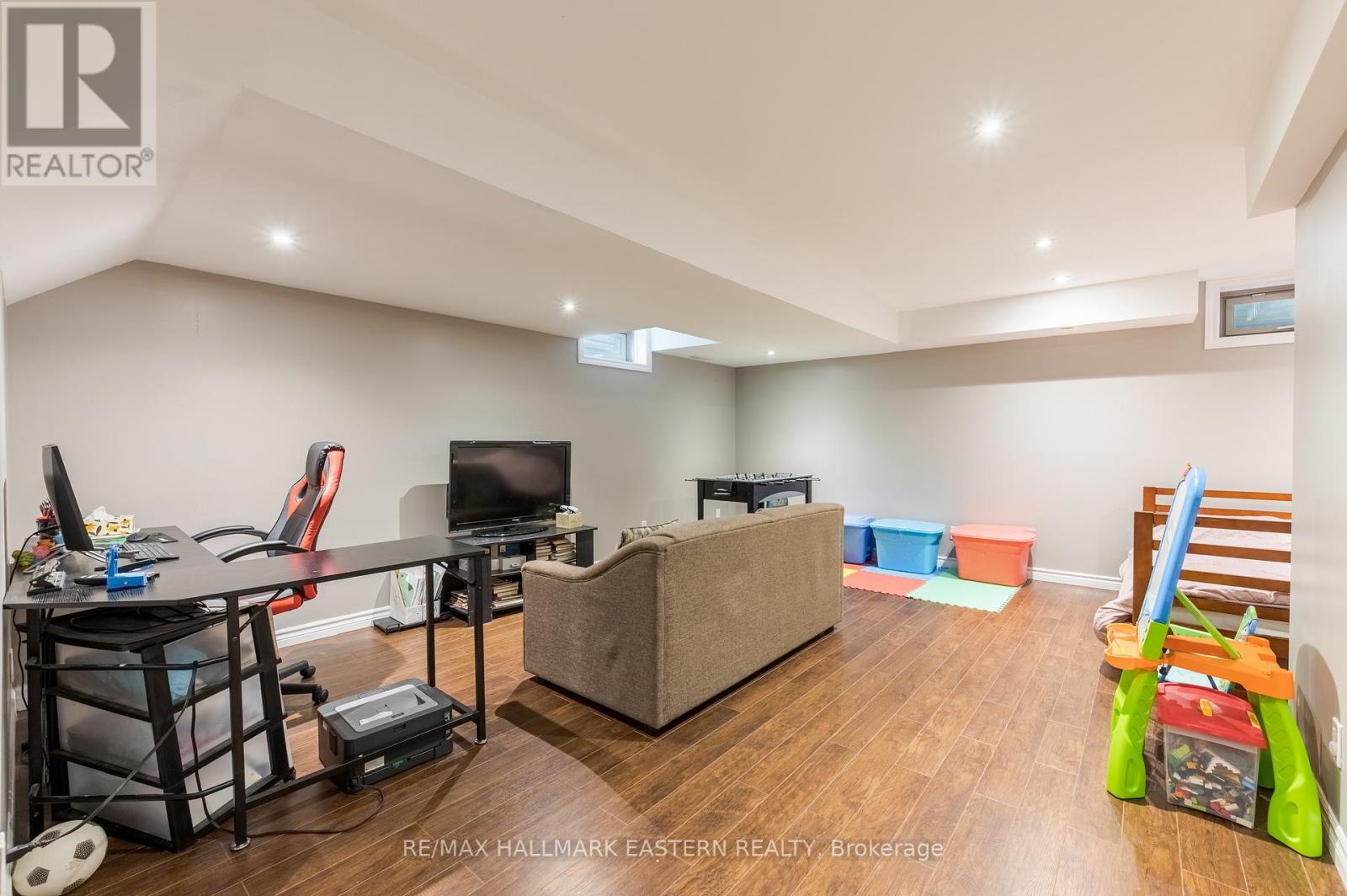 247 Bowen Drive, Peterborough (Northcrest Ward 5), Ontario  K9H 0B8 - Photo 36 - X13831724