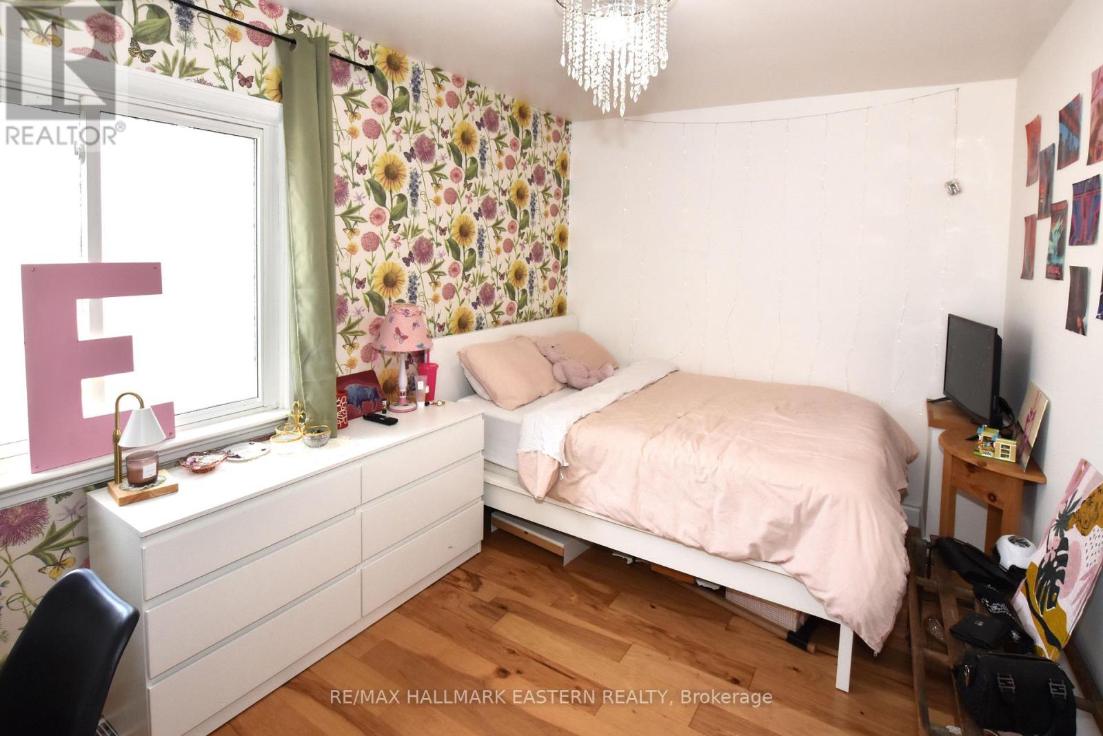 726 Fairbairn Street, Peterborough (Northcrest Ward 5), Ontario  K9H 6B6 - Photo 12 - X13833764