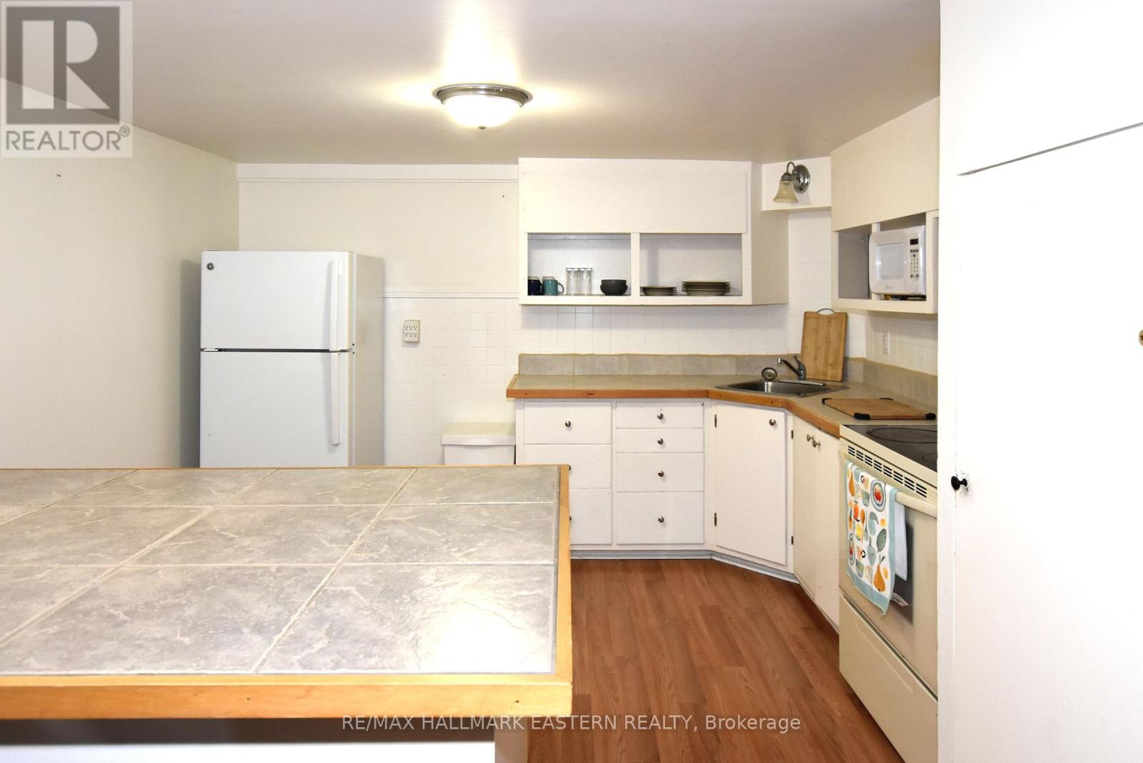 726 Fairbairn Street, Peterborough (Northcrest Ward 5), Ontario  K9H 6B6 - Photo 21 - X13833764