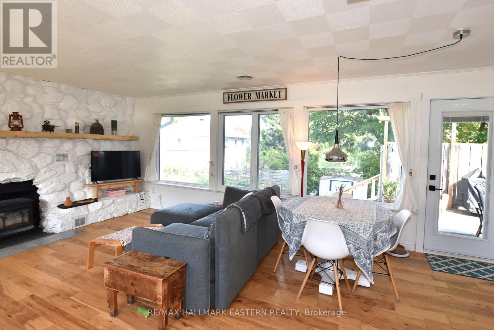 726 Fairbairn Street, Peterborough (Northcrest Ward 5), Ontario  K9H 6B6 - Photo 5 - X13833764