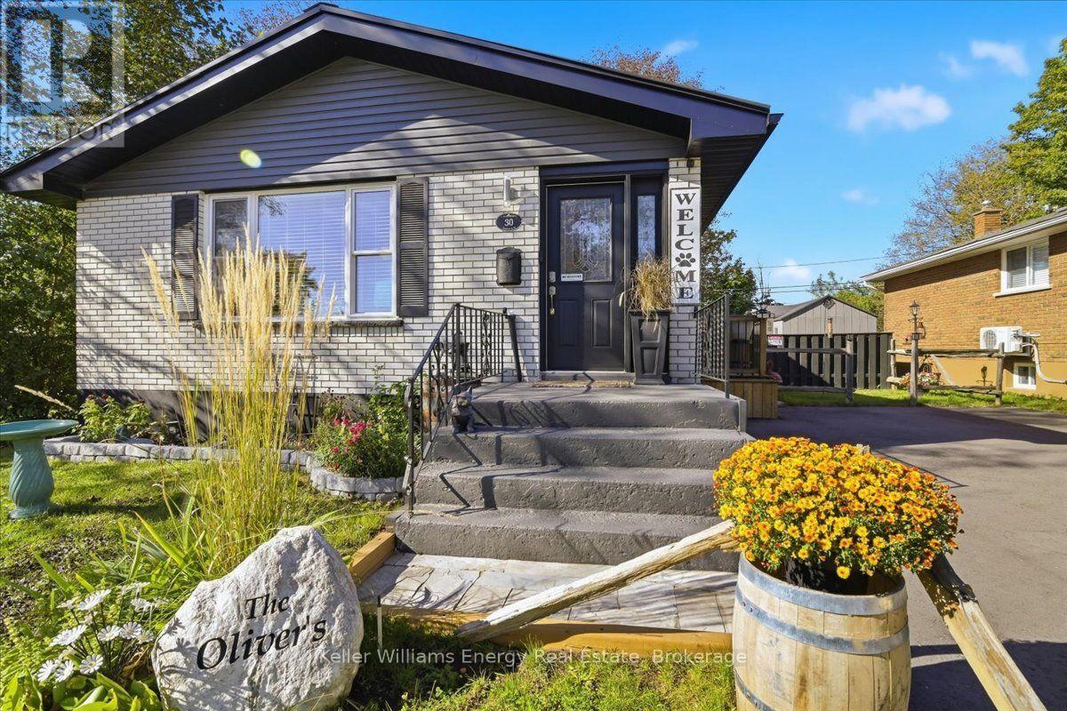 30 Dominion Drive, Kawartha Lakes (Lindsay), Ontario  K9V 1H7 - Photo 3 - X13834472