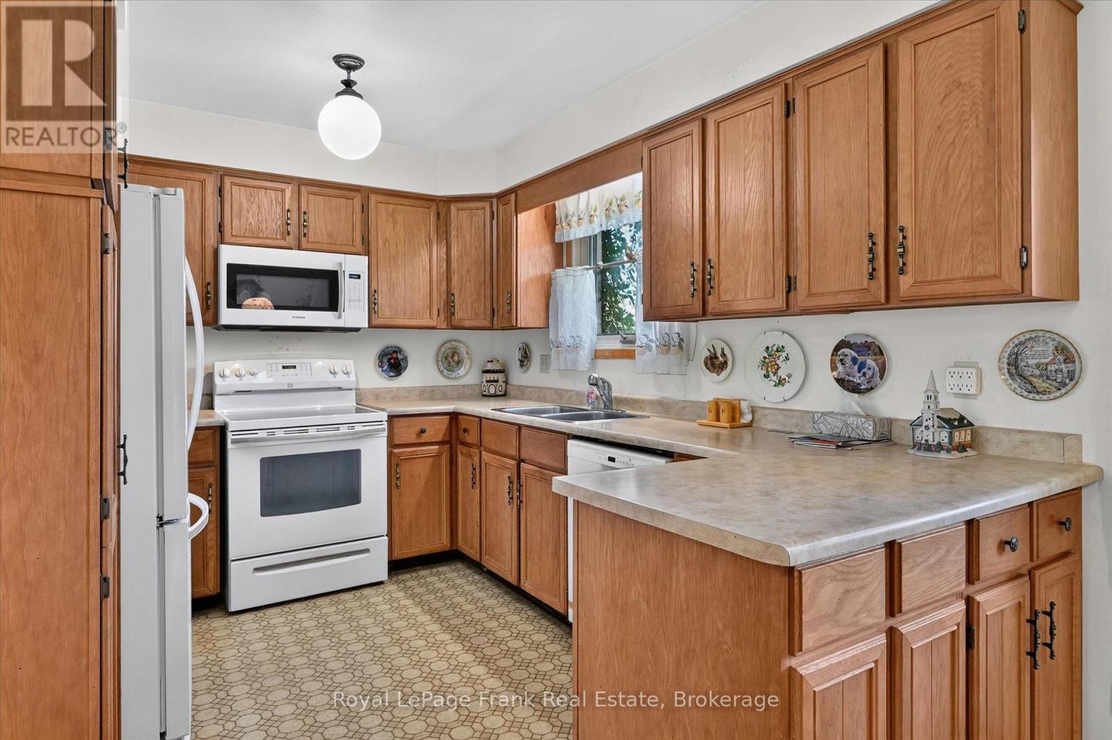 87 Oakwood Crescent, Peterborough (Monaghan Ward 2), Ontario  K9J 1N2 - Photo 11 - X13836360